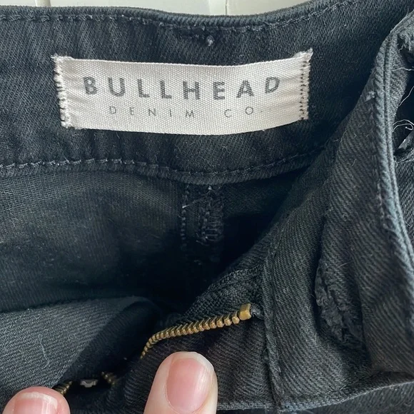 Bullhead Women’s Black Denim Cuffed Low Rise Shorts - Size 9 - Picture 2 of 7